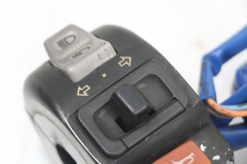 photo de LEFT SWITCH KYMCO AGILITY CARRY 50 (2011 - 2020) - Fixing points details