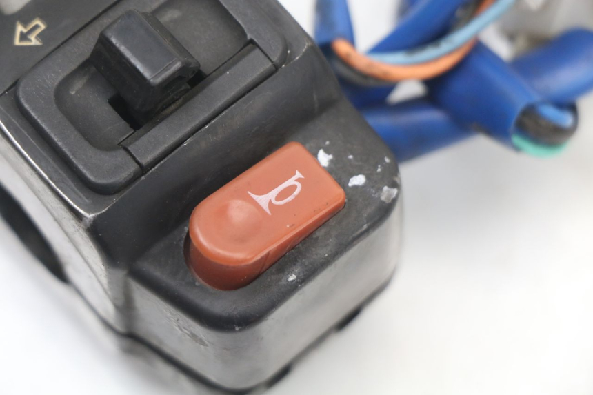 photo de LEFT SWITCH KYMCO AGILITY CARRY 50 (2011 - 2020) - Surface and material condition