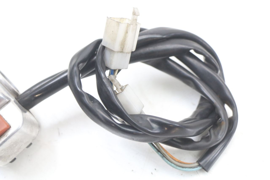 photo de LEFT HANDLEBAR SWITCH KYMCO AGILITY RS 4T 50 (2009 - 2013) - Zoom on usage condition