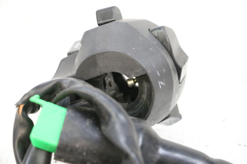 photo de LEFT SWITCH MAG POWER BOMBERS 4T 50 (2016 - 2026) - Technical close-up