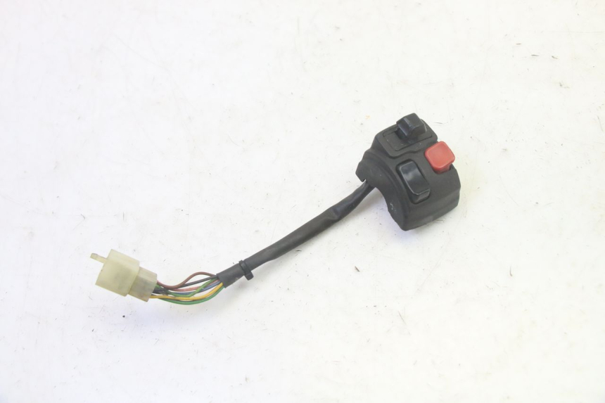 photo de LEFT HANDLEBAR SWITCH MBK BOOSTER SPIRIT 50 (2004 - 2017) - Zoom on usage condition