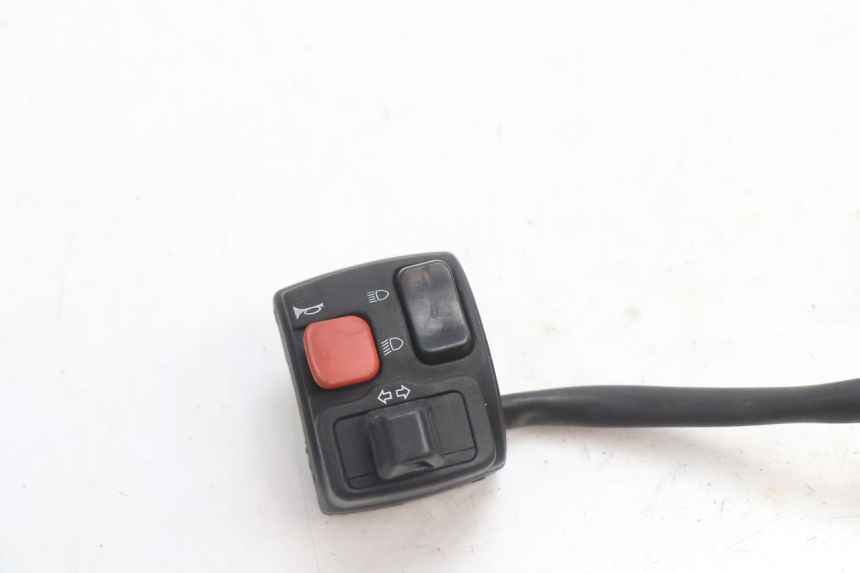 photo de LEFT HANDLEBAR SWITCH MBK BOOSTER SPIRIT 50 (2004 - 2017) - Component detail