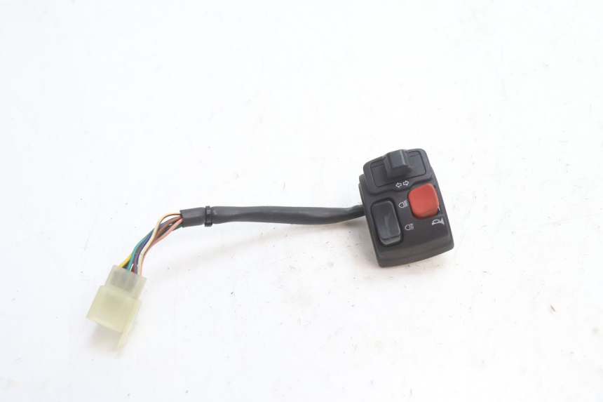 photo de LEFT HANDLEBAR SWITCH MBK BOOSTER SPIRIT 50 (2004 - 2017) - Zoom on usage condition