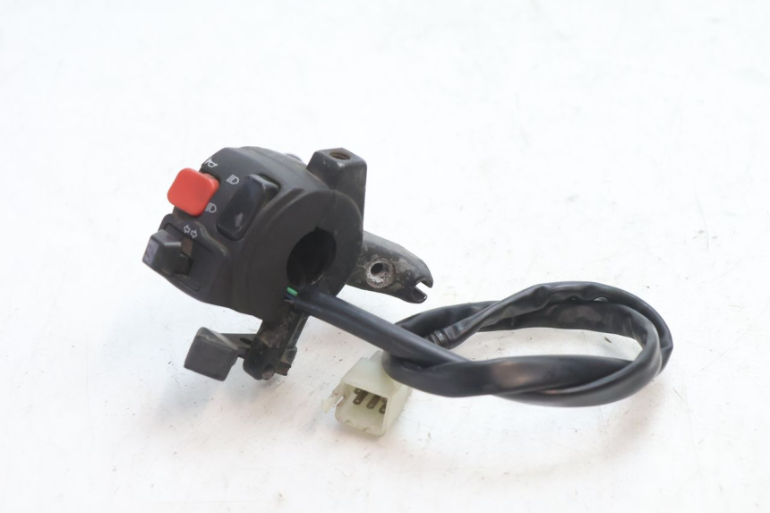 photo de LEFT HANDLEBAR SWITCH MBK BOOSTER SPIRIT 50 (1999 - 2003) - Zoom on usage condition