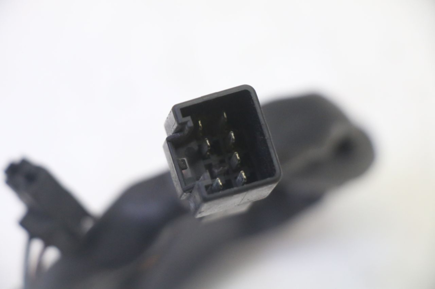 photo de LEFT HANDLEBAR SWITCH SUZUKI BURGMAN 125 (2007 - 2014) - Surface and material condition