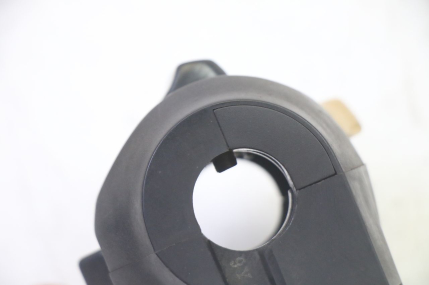 photo de LEFT HANDLEBAR SWITCH SUZUKI BURGMAN 125 (2007 - 2014) - Technical close-up