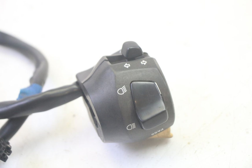 photo de LEFT HANDLEBAR SWITCH SUZUKI BURGMAN 125 (2007 - 2014) - Alternative perspective