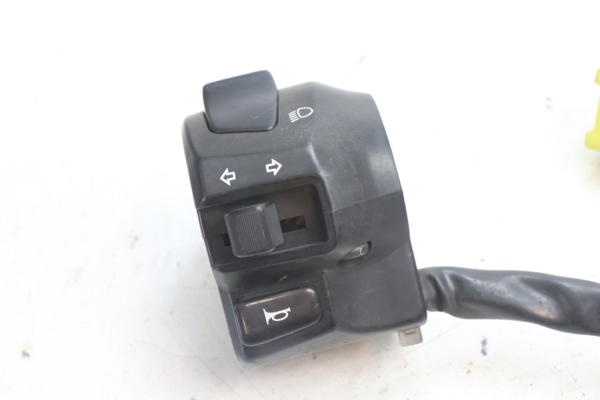 photo de LEFT HANDLEBAR SWITCH SUZUKI BURGMAN 125 (2007 - 2014) - Component detail