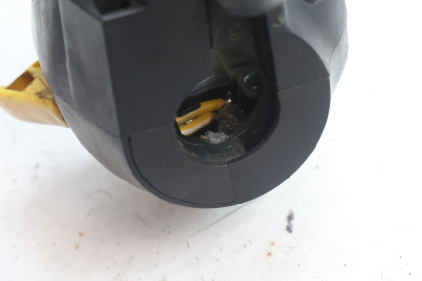 photo de LEFT HANDLEBAR SWITCH SUZUKI BURGMAN 125 (2007 - 2014) - Technical close-up