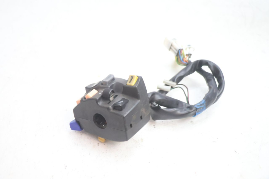 photo de LEFT SWITCH SUZUKI BURGMAN EXECUTIVE ABS 650 (2006 - 2012) - Zoom on usage condition