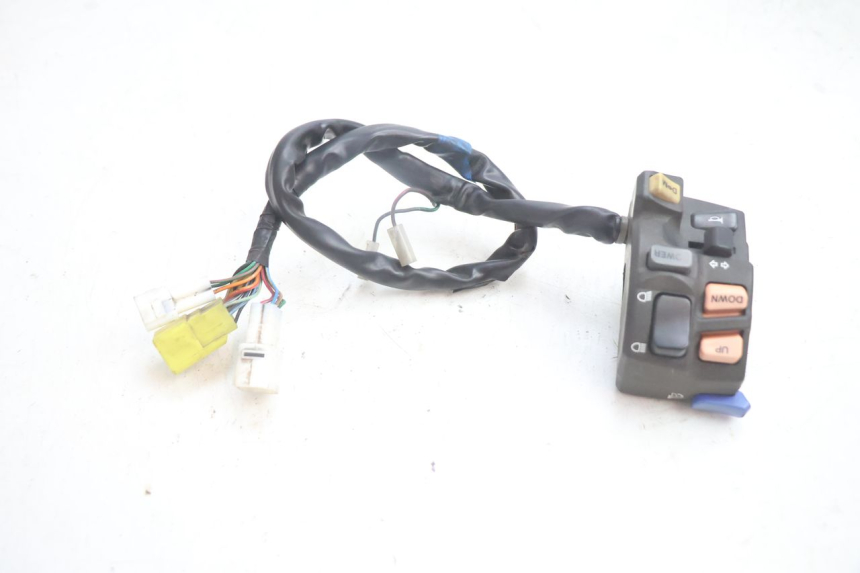 photo de LEFT SWITCH SUZUKI BURGMAN EXECUTIVE ABS 650 (2006 - 2012) - Alternative perspective