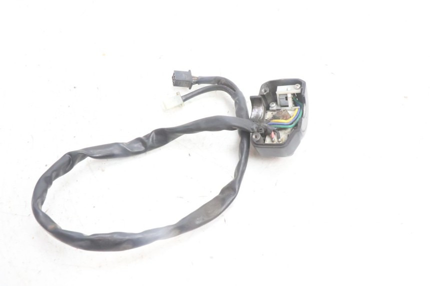 photo de LEFT HANDLEBAR SWITCH YAMAHA BW'S BWS 125 (2010 - 2013) - Technical close-up