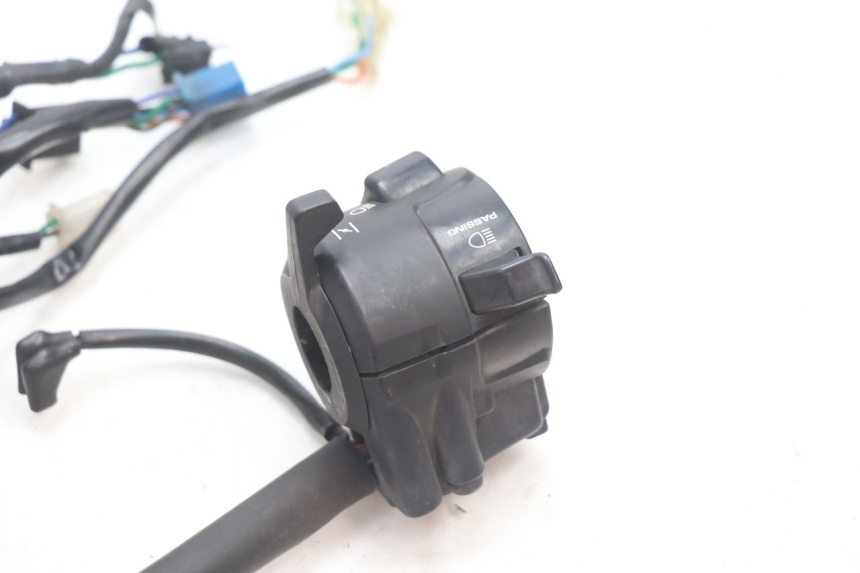 photo de LEFT SWITCH HONDA CB F HORNET 600 (2005 - 2006) - Technical close-up