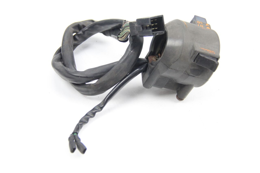 photo de LEFT SWITCH HONDA CBR F SC21 1000 (1986 - 1992) - Zoom on usage condition
