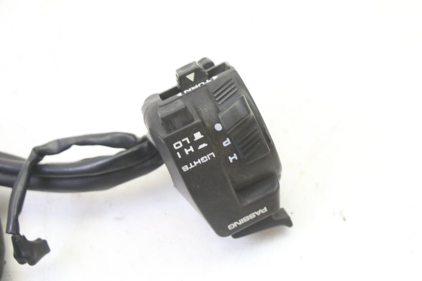 photo de LEFT SWITCH HONDA CBR RR FIREBLADE 900 (1992 - 1994) - Alternative perspective