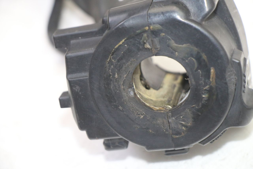 photo de LEFT SWITCH HONDA CBR RR FIREBLADE 900 (1992 - 1994) - Surface and material condition
