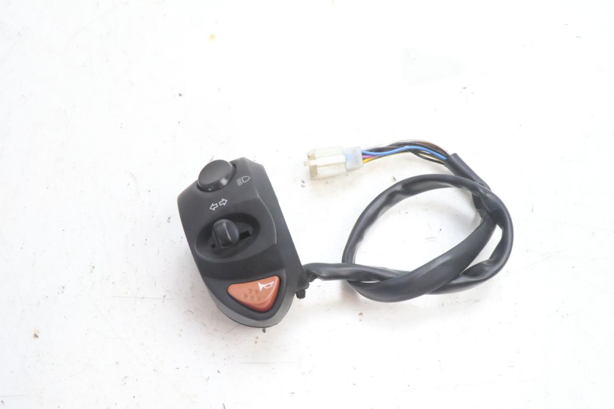 photo de LEFT HANDLEBAR SWITCH PEUGEOT CITYSTAR 2T 50 (2018 - 2021) - Main view