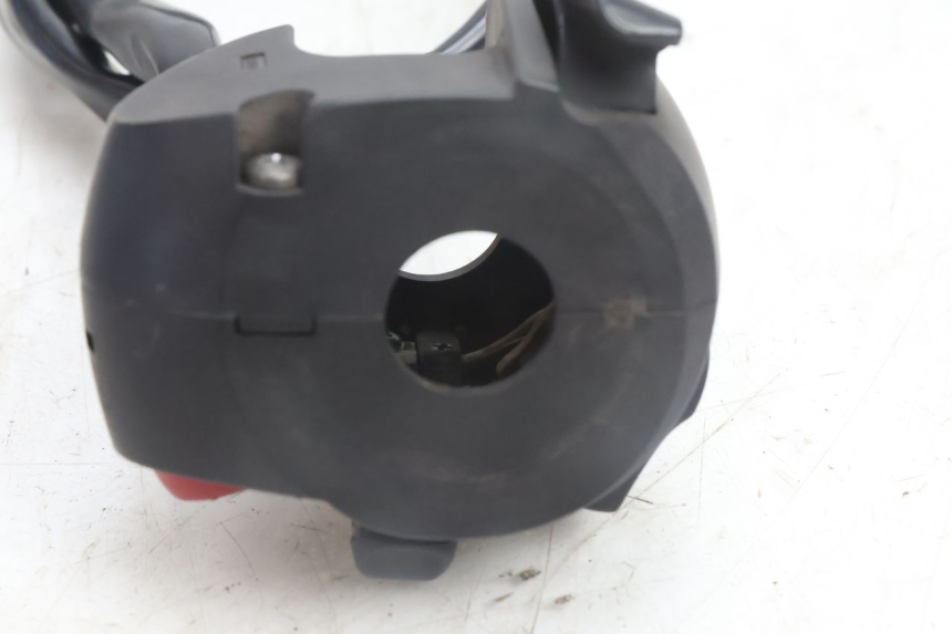 photo de LEFT HANDLEBAR SWITCH PEUGEOT CITYSTAR 125 (2011 - 2017) - Alternative perspective