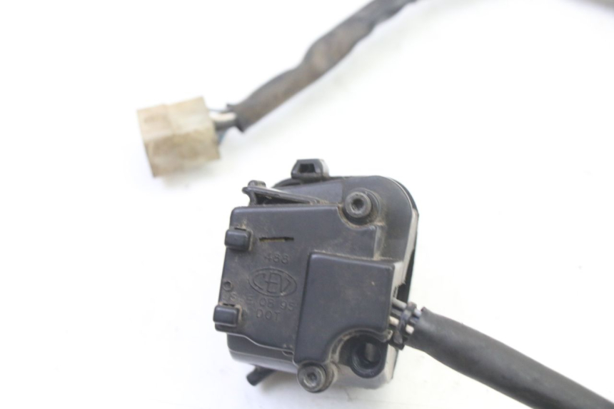 photo de LEFT SWITCH APRILIA CLASSIC 125 (1995 - 2001) - Fixing points details