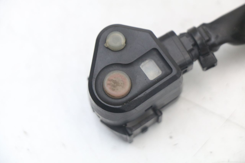 photo de LEFT SWITCH HONDA CRF R 250 (2020 - 2021) - Zoom on usage condition