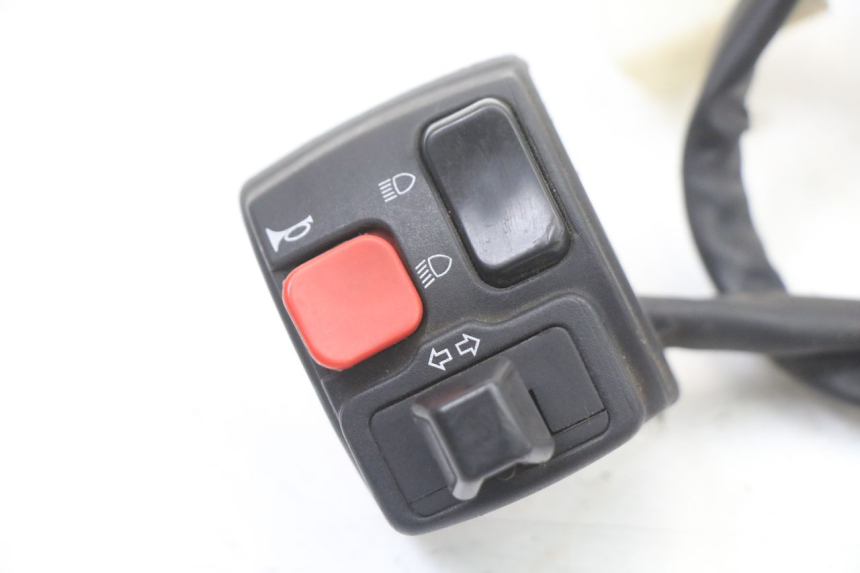 photo de LEFT SWITCH DERBI SENDA R X-TREME 50 (2006 - 2010) - Zoom on usage condition