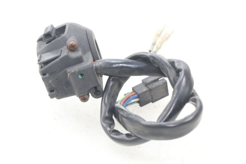 photo de LEFT HANDLEBAR SWITCH KYMCO DINK 4T 50 (2007 - 2018) - Zoom on usage condition