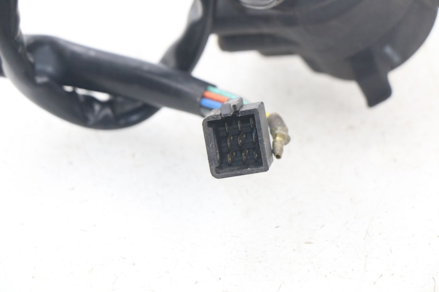 photo de LEFT HANDLEBAR SWITCH KYMCO DINK 4T 50 (2007 - 2018) - Technical close-up
