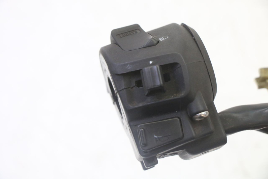 photo de LEFT HANDLEBAR SWITCH KYMCO DINK STREET 125 (2009 - 2014) - Zoom on usage condition