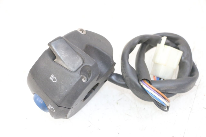 photo de LEFT SWITCH PEUGEOT ELYSTAR 125 (2002 - 2007) - Fixing points details