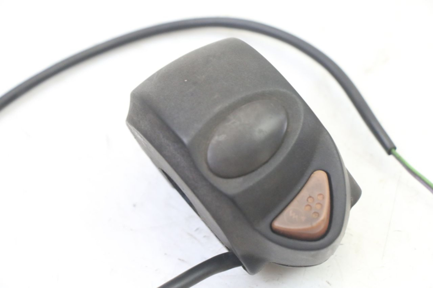 photo de LEFT HANDLEBAR SWITCH PEUGEOT ELYSTAR 50 (2002 - 2014) - Component detail