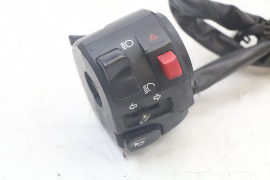 photo de LEFT SWITCH KAWASAKI ER-6 ER6 N 650 (2012 - 2016) - Zoom on usage condition