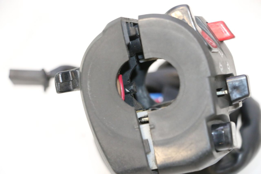 photo de LEFT SWITCH KAWASAKI ER-6 ER6 N 650 (2005 - 2009) - Zoom on usage condition