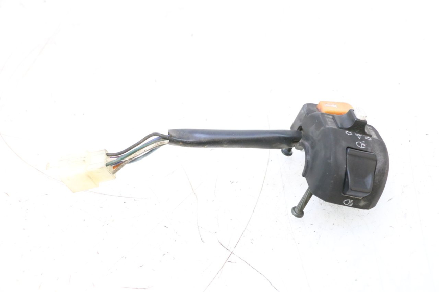 photo de LEFT HANDLEBAR SWITCH JM MOTORS EVOLIS 4T 50 (2018 - 2022) - Zoom on usage condition