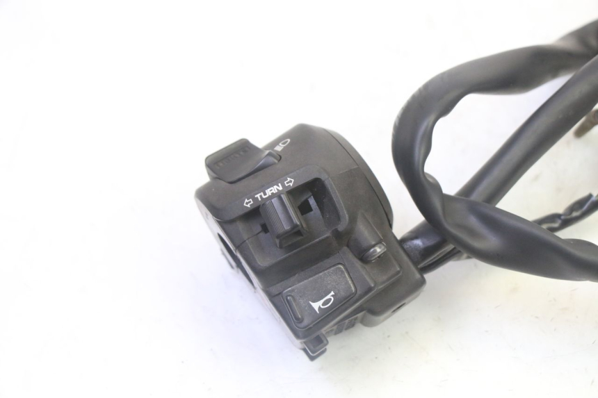 photo de LEFT HANDLEBAR SWITCH HONDA FES S-WING SWING ABS 125 (2007 - 2015) - Component detail