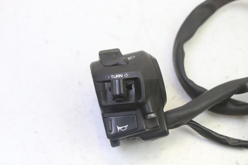 photo de LEFT HANDLEBAR SWITCH HONDA FES S-WING SWING ABS 125 (2007 - 2015) - Component detail