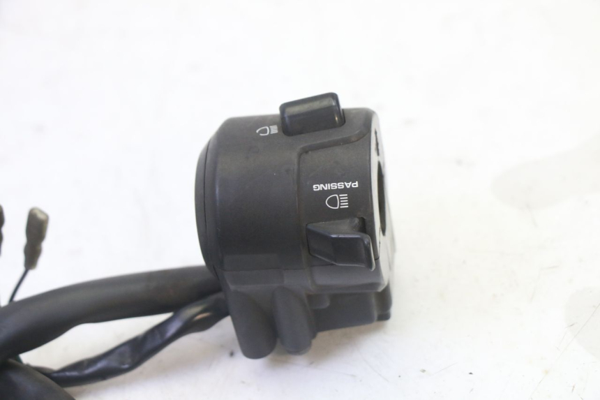 photo de LEFT HANDLEBAR SWITCH HONDA FES S-WING SWING ABS 125 (2007 - 2015) - Technical close-up