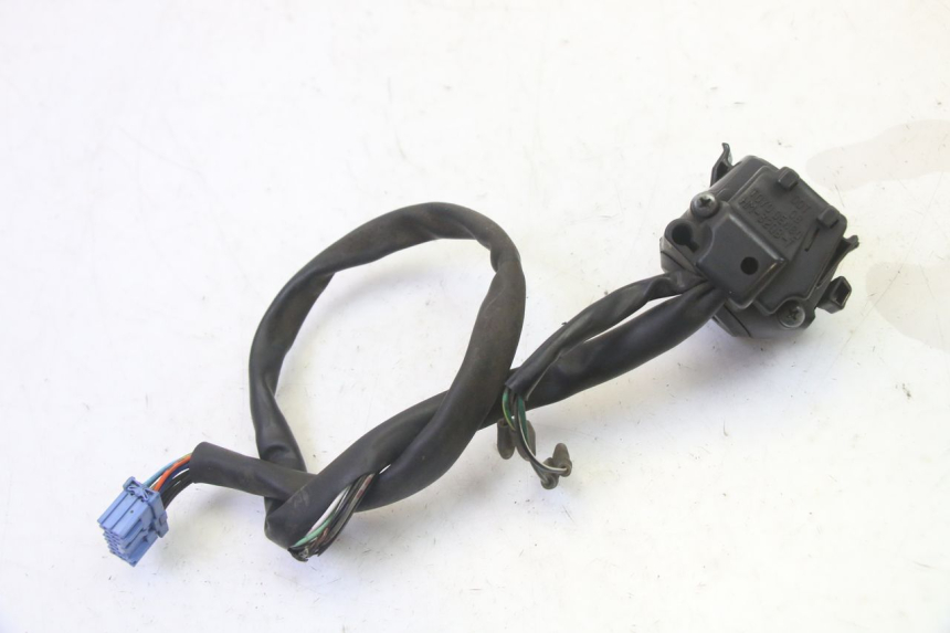 photo de LEFT HANDLEBAR SWITCH HONDA FES S-WING SWING ABS 125 (2007 - 2015) - Fixing points details