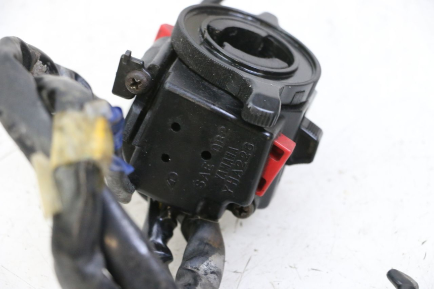 photo de LEFT SWITCH YAMAHA FJ 36Y 1100 (1984 - 1985) - Checked used part