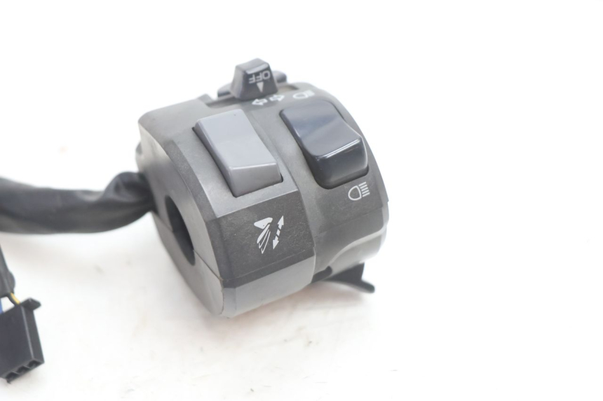 photo de LEFT SWITCH YAMAHA FJR 1300 (2001 - 2005) - Alternative perspective