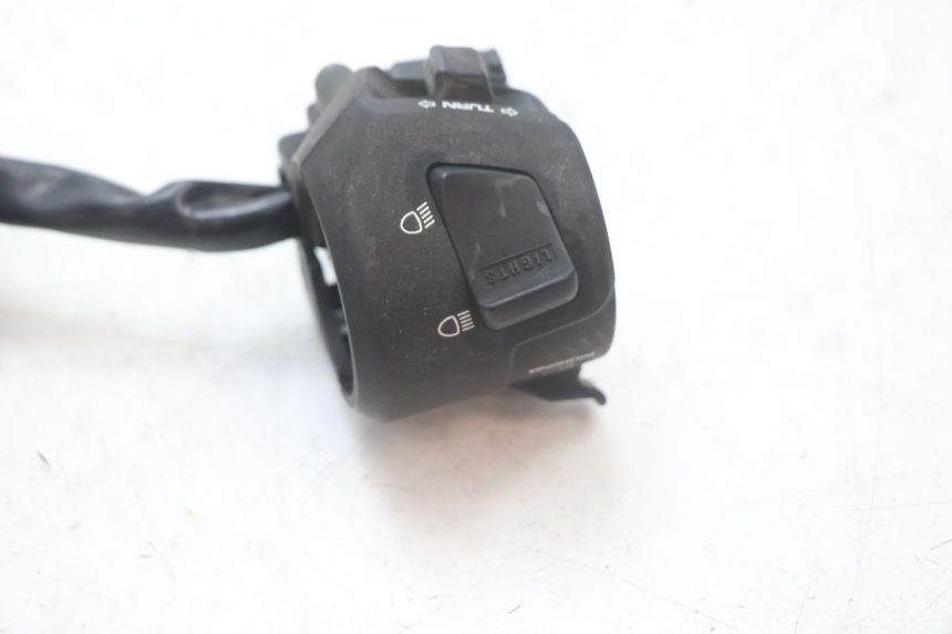 photo de LEFT SWITCH HONDA FJS SILVER WING SILVERWING 400 (2005 - 2008) - Alternative perspective