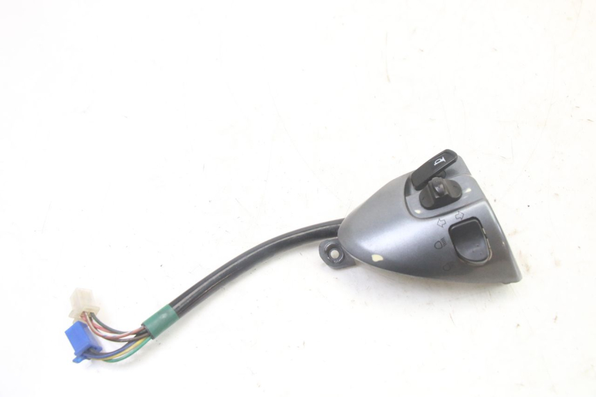 photo de LEFT SWITCH MBK FLAME X 125 (2007 - 2016) - Zoom on usage condition