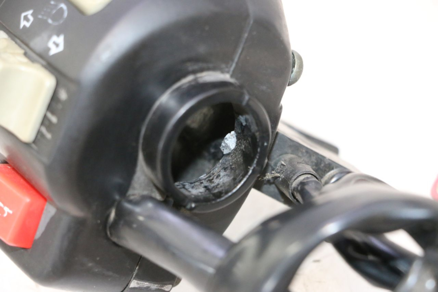 photo de LEFT SWITCH KEEWAY FOCUS 50 (2006 - 2009) - Zoom on usage condition