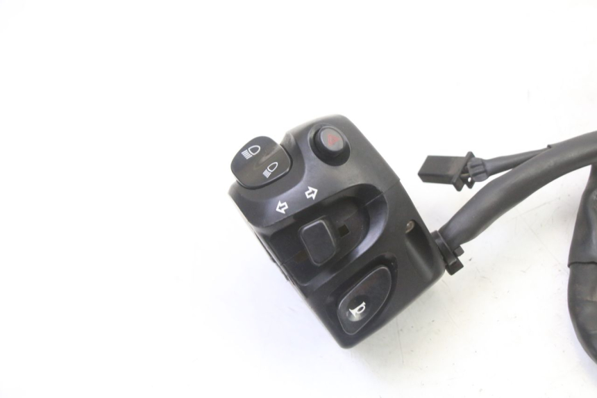 photo de LEFT SWITCH YAMAHA FZ6 FAZER S2 600 (2007 - 2011) - Component detail