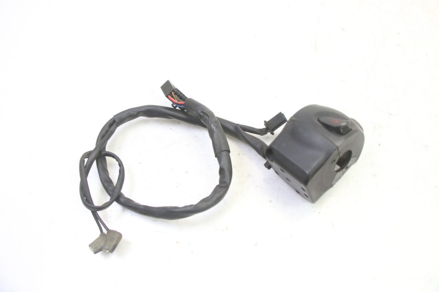 photo de LEFT SWITCH YAMAHA FZ6 FAZER S2 600 (2007 - 2011) - Technical close-up