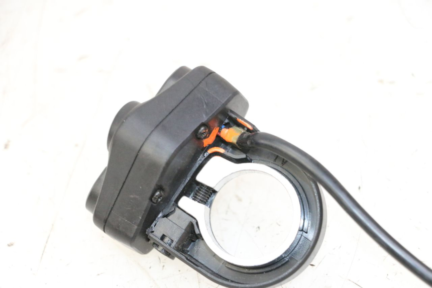 photo de LEFT SWITCH KUKIRIN G2 MASTER 1 - Zoom on usage condition