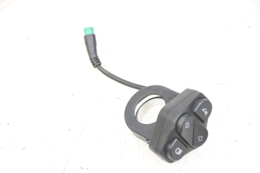 photo de LEFT SWITCH KUKIRIN G2 MASTER 1 - Product overview