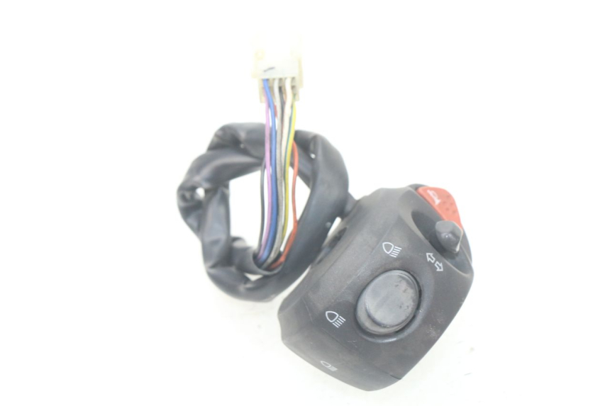 photo de LEFT HANDLEBAR SWITCH PEUGEOT GEOPOLIS 400 (2007 - 2013) - Product overview