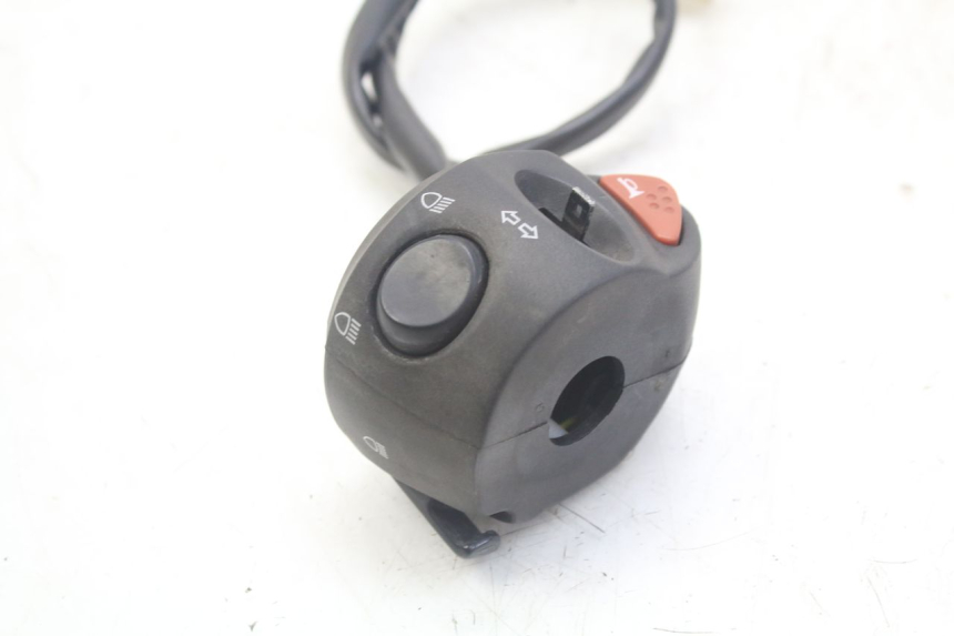 photo de LEFT SWITCH PEUGEOT GEOPOLIS RS 125 (2007 - 2009) - Technical close-up