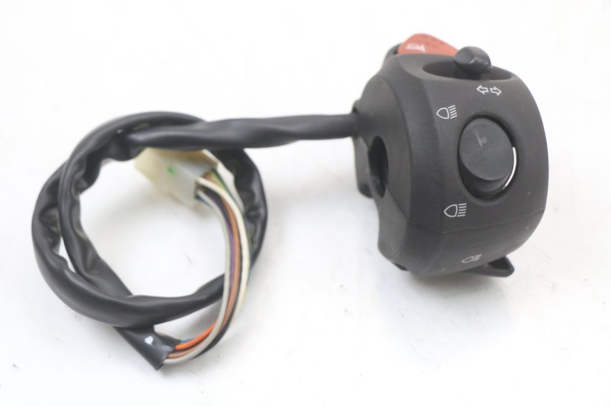 photo de LEFT SWITCH PEUGEOT GEOPOLIS RS 125 (2007 - 2009) - Zoom on usage condition