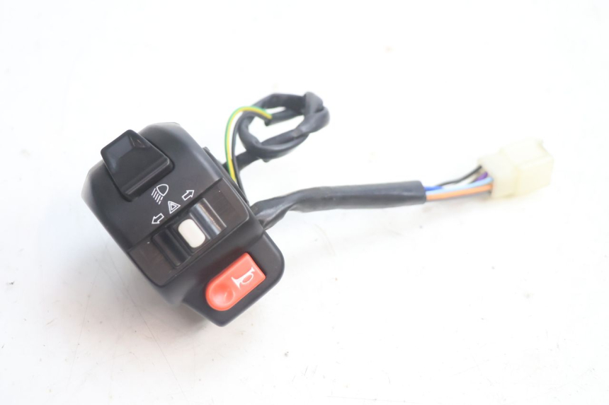 photo de LEFT SWITCH VASTRO GP 2T 50 (2013 - 2017) - Main view
